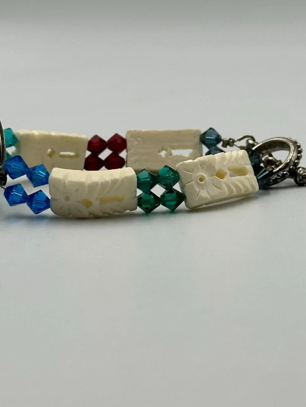 Geneva Watch Women Silver Tone White Carved Beaded Band Toggle Clasp 7.25 Inch